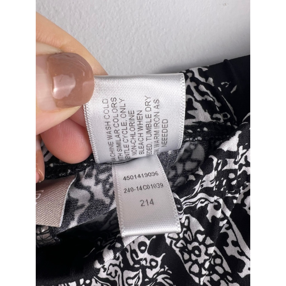 Chico's Size 3 Black White Paisley Pull-On Pants | Made in USA Stretch Comfort T - Picture 4 of 5